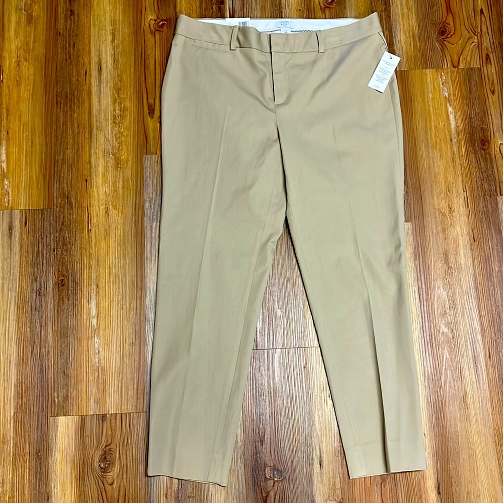 Crown & Ivy Women’s Khaki Cary Pants Flat Front  NWT Size 12 Petite